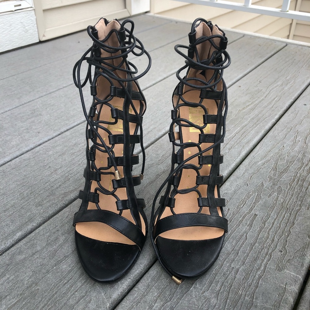 BLACK LACE UP HIGH HEELS - SIZE 9